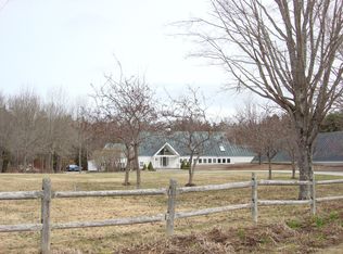 26 Monastery Rd #B, Cape Elizabeth, ME 04107