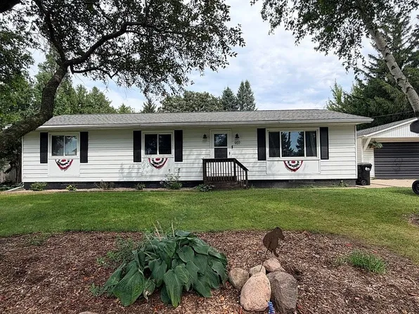 907 Sherman St, Dysart, IA 52224