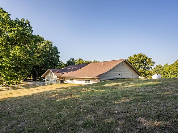 3rd image of 581 Flat Creek Road