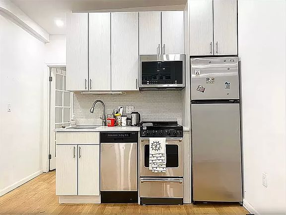 2nd image of 166 E 91st St APT 2A