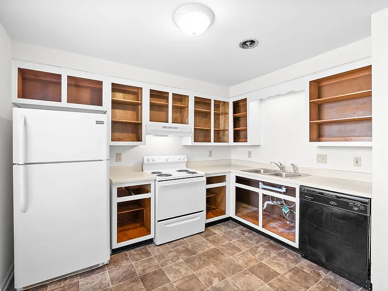 W Knollwood Cir - 1500 — Photo 8