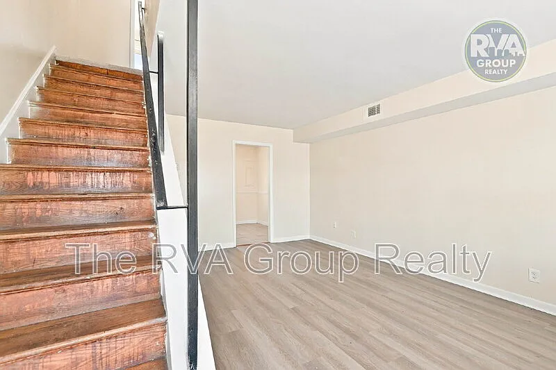 2 bed, 1.0 bath, 1000 sqft, $1,095 — Photo 2