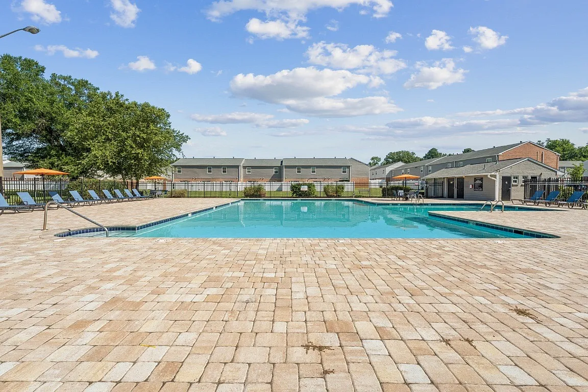 Staples Mill Townhomes — Photo 4