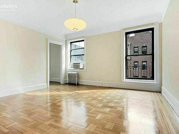 3rd image of 135 W 16th St #58