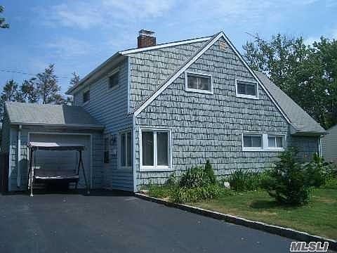 1st image of 19 Woodgreen Ln
