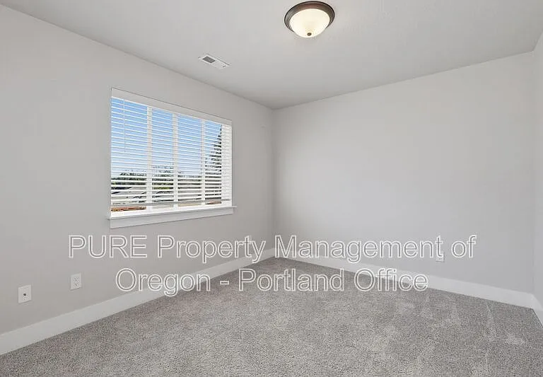1730 NE Gilbert Ln — Photo 21