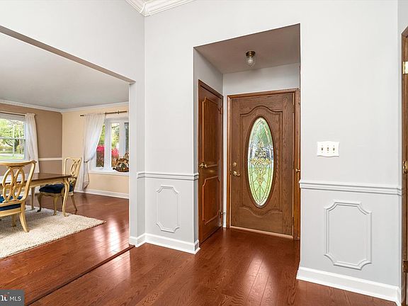 5th image of 454 Dutch Neck Rd