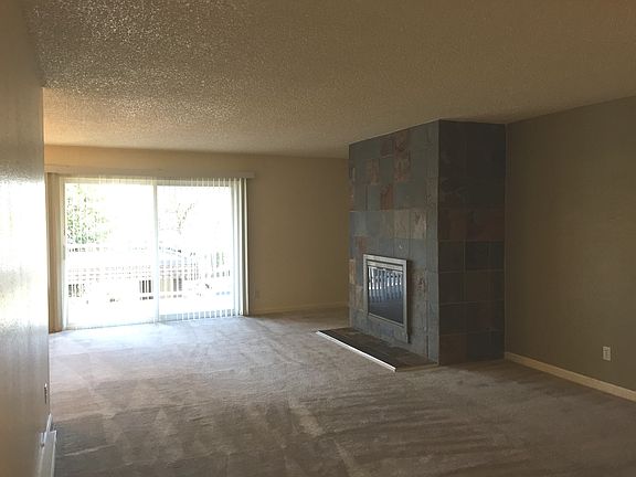 2nd image of 4004 W Lake Sammamish Pkwy NE APT B7