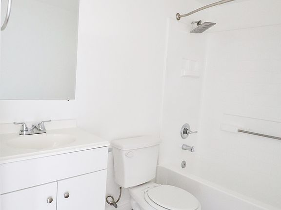 5th image of 3540 Fletcher Dr #101