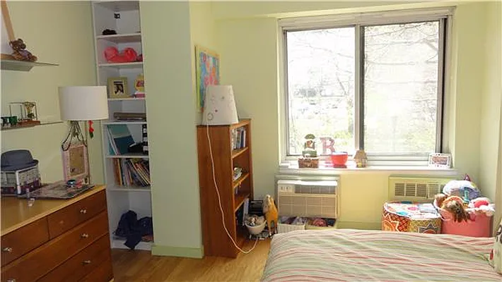 Rented by R New York | media 9