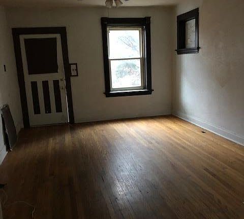 4th image of 2331 Michigan Ave