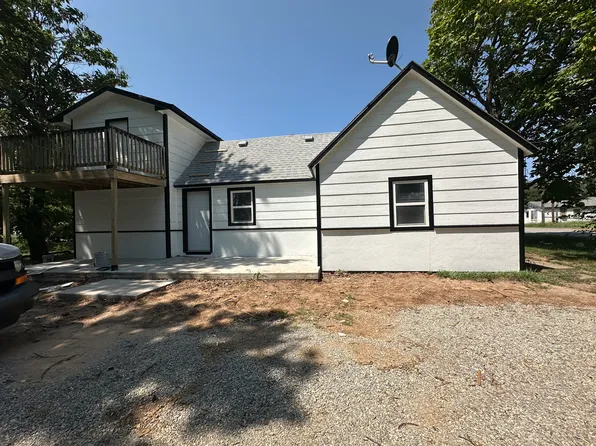 223 E 7th Ave, Belle Plaine, KS 67013