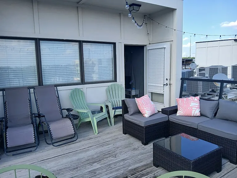 721 E North St #4C — Photo 11