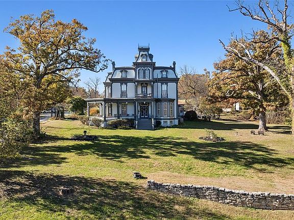 3rd image of 11069 New London Gravel Rd