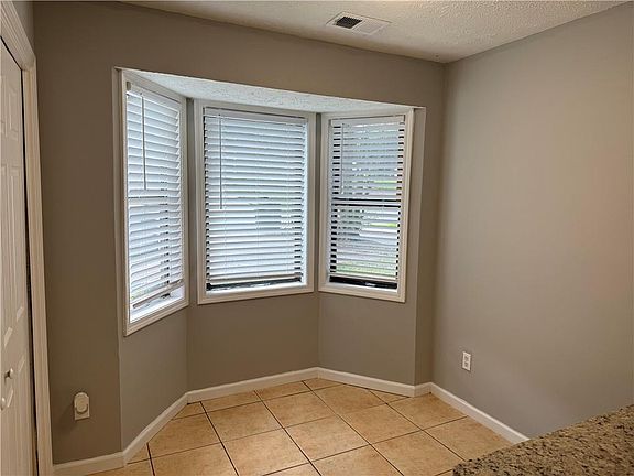 5th image of 1020 Dassow Ct
