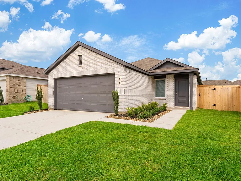 706 Umbrella Tree Dr — Photo 2