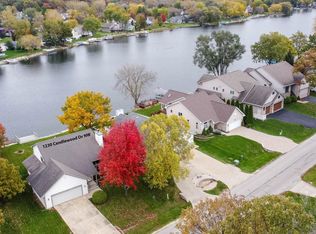 1230 Candlewick Dr NW, Poplar Grove, IL 61065