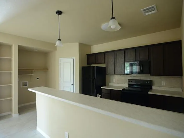 1107 Stealth Ln — Photo 8