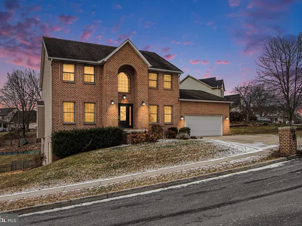 506 Francis Dr, Mechanicsburg, PA 17050