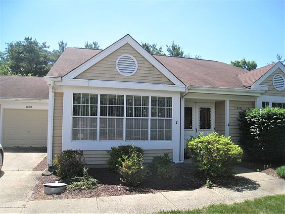 2nd image of 1146 Thornbury Lane #B