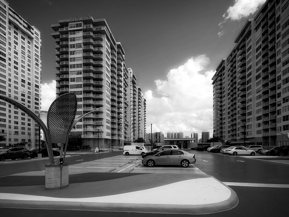 1st image of 18081 Biscayne Blvd APT 403