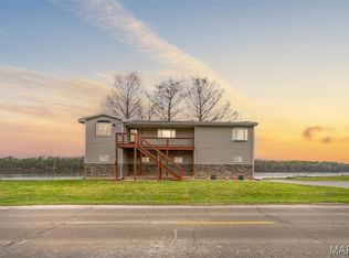 1315 W Main St, Grafton, IL 62037