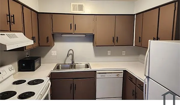 9127 Spyglass Pl #B — Photo 8