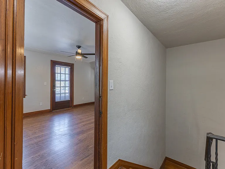 2547 SW 23rd St #UPPER — Photo 7