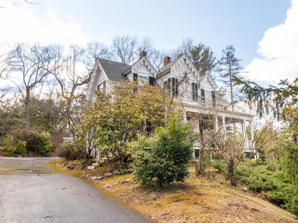 140 Pleasant St, Newton, MA 02459