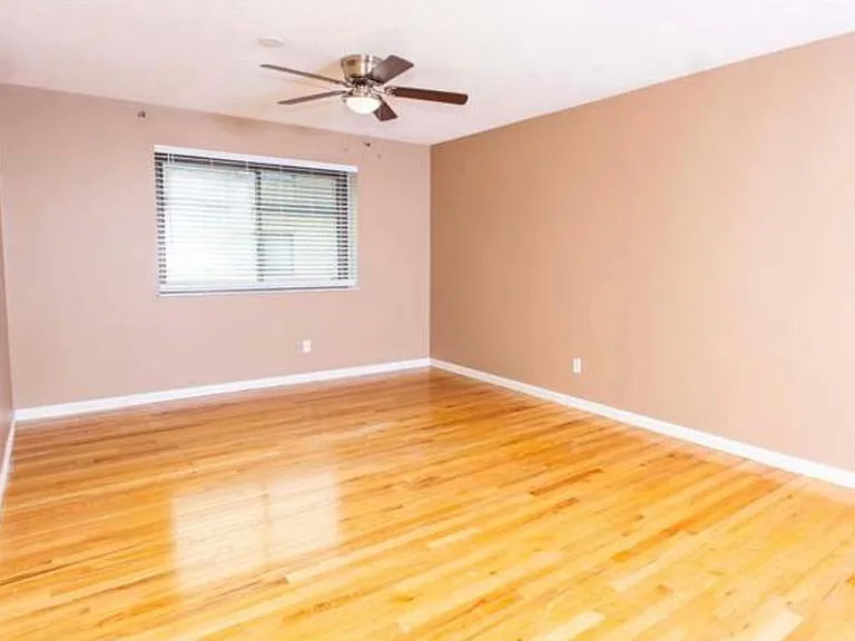 4355 Maryland Ave #330 — Photo 7