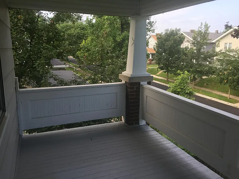 930 Oxley Rd — Photo 2