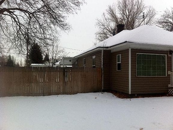 2nd image of 198 E 15th St