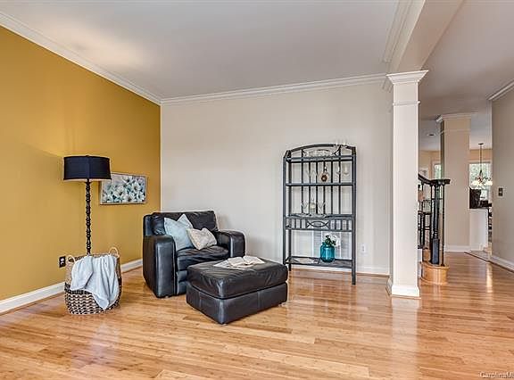 4th image of 10347 Mina Ct