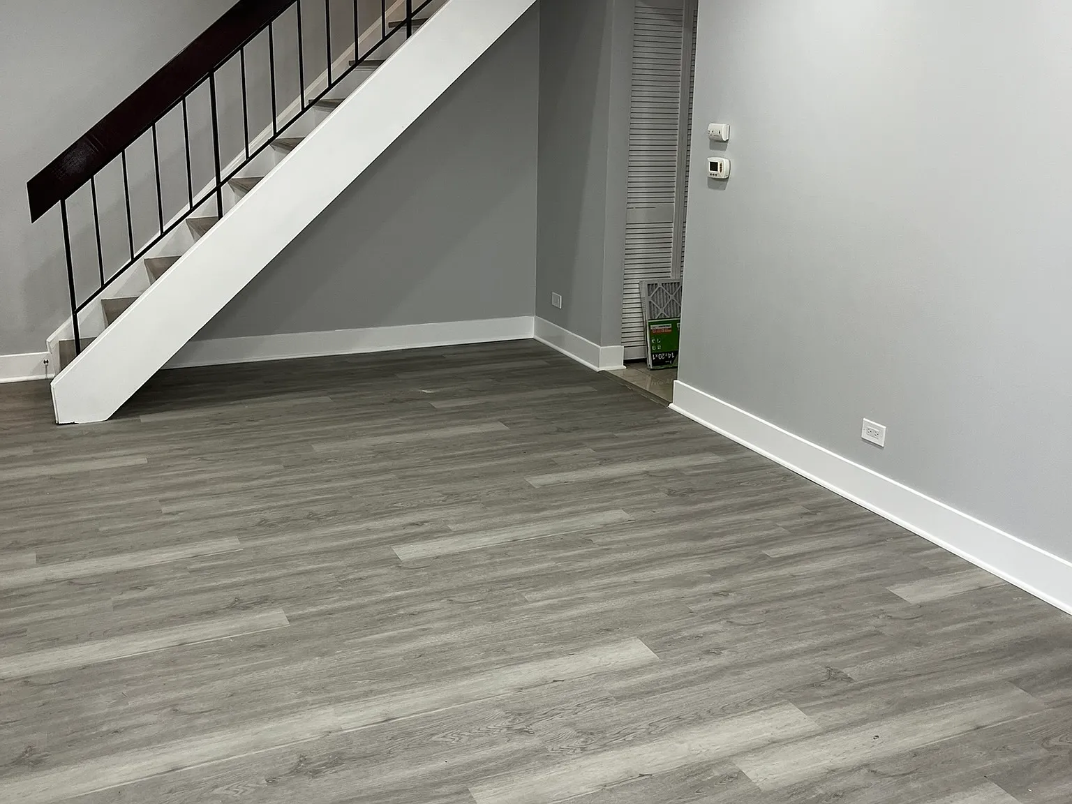 2205 Cardinal Ct — Photo 2
