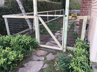 32 E Shore Dr, Exeter, RI 02822