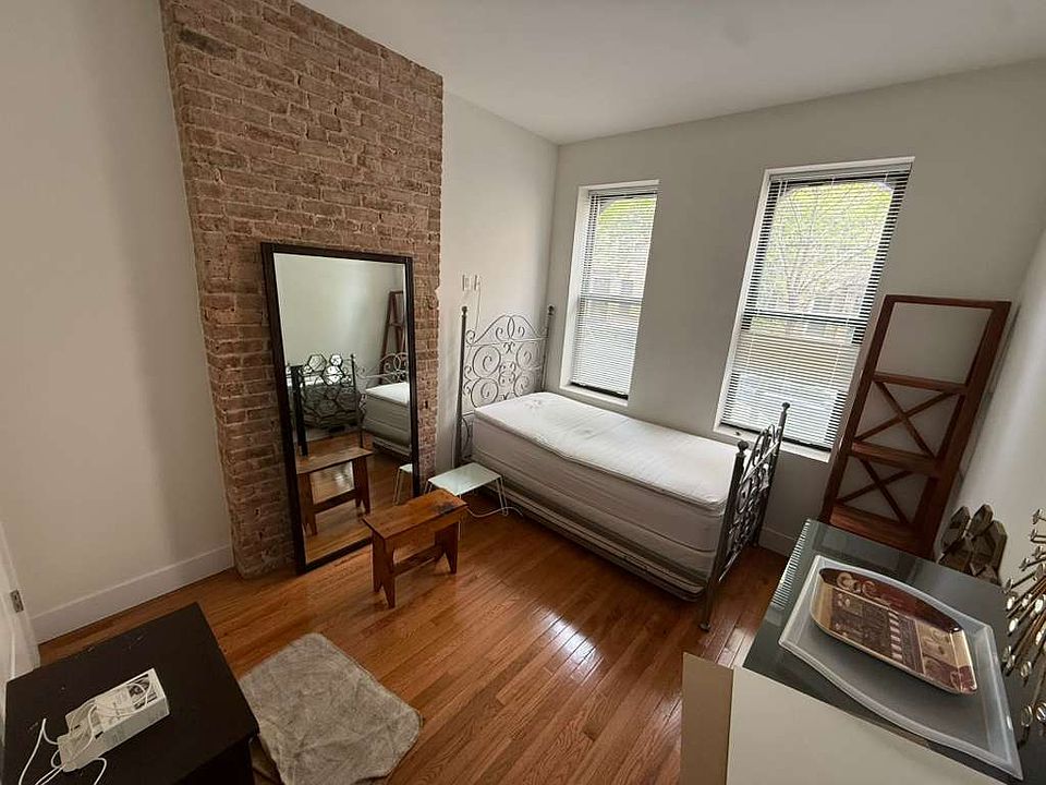 1st image of 144 Newton St APT 1