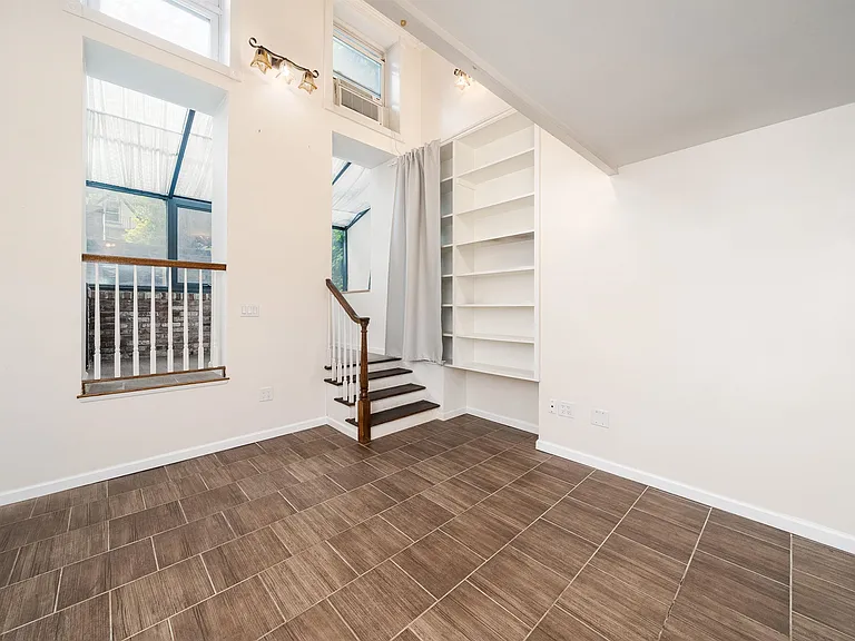 1314 Hudson St #2 — Photo 7
