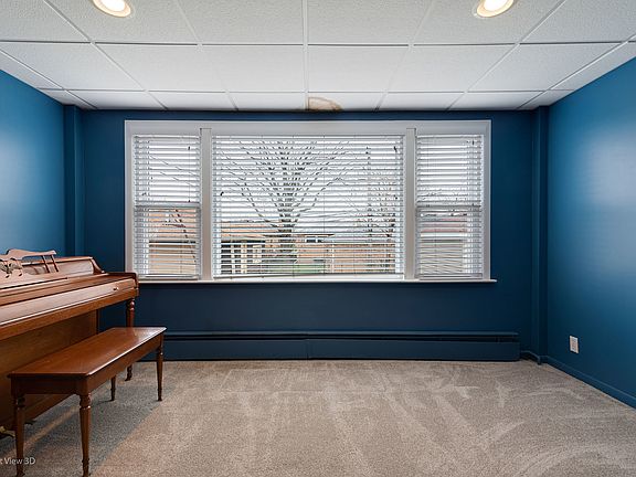 4th image of 2732 W 94th St