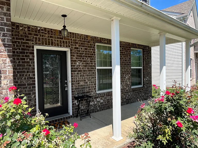 2045 Lakecrest Dr — Photo 4