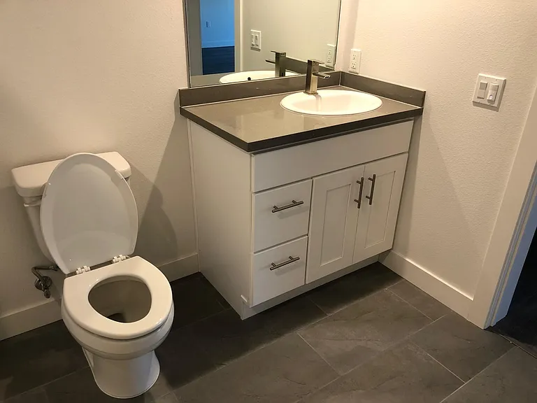 Glenoaks Residences — Photo 9