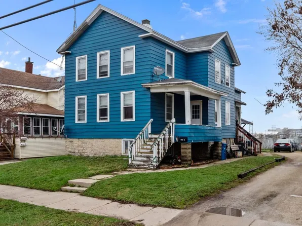 326 W 6th Ave, Oshkosh, WI 54902