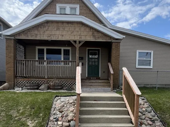 919 Manitoba AVENUE, South Milwaukee, WI 53172