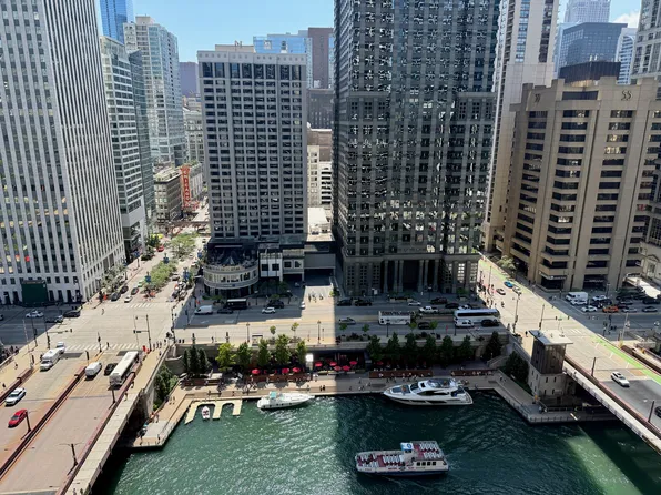 300 N State St, Chicago, IL