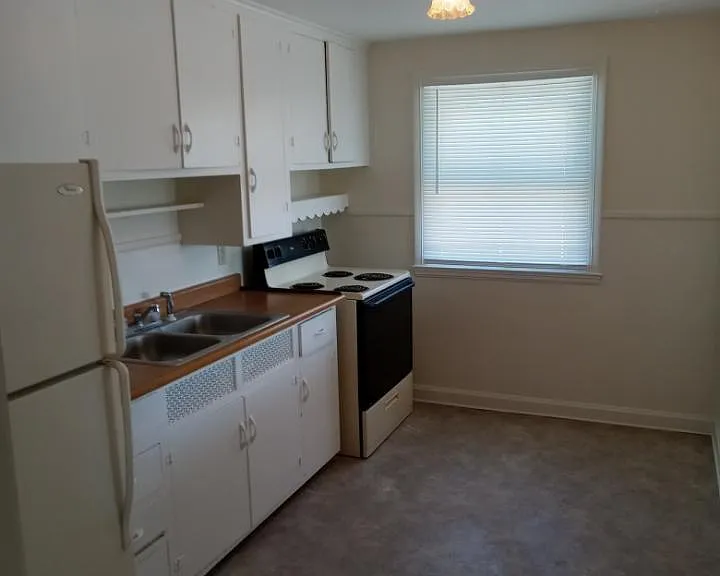 516 Saint James St #3 — Photo 1
