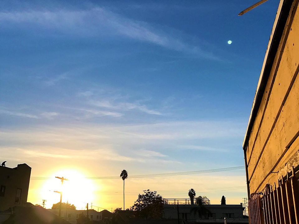 Upstaurs unit - more privacy 