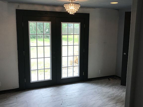 5th image of 3821 Woodland Ave
