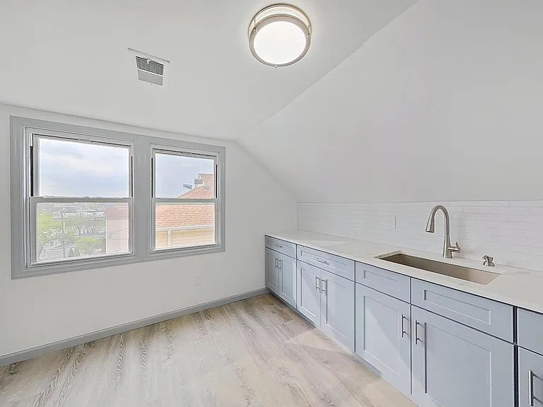 170 Sunset Ave — Photo 6