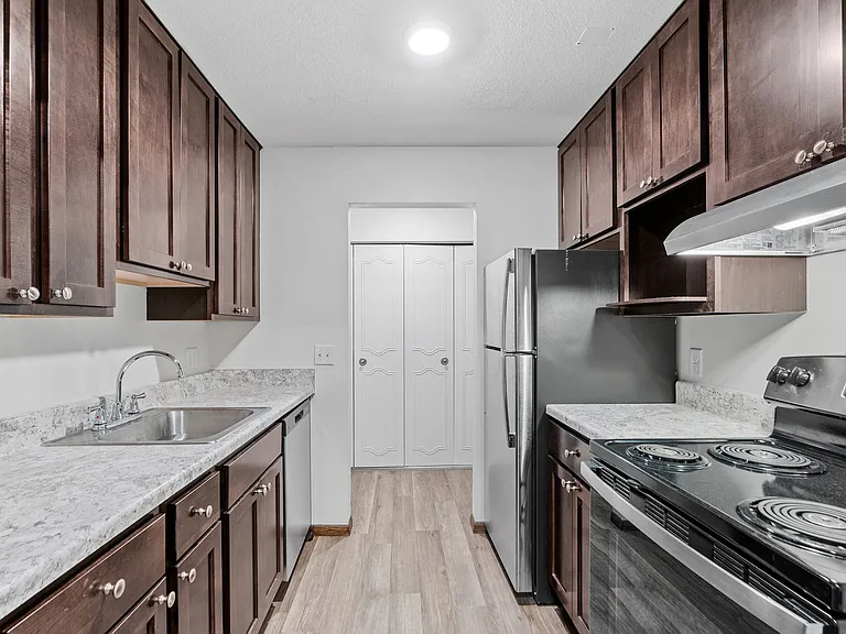 1605 Minnehaha Apartments — Photo 36