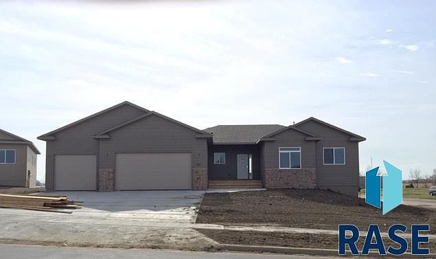 1st image of 301 Columbia Cir