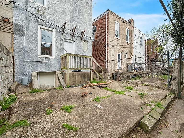 212 N 52nd St #2R — Photo 12